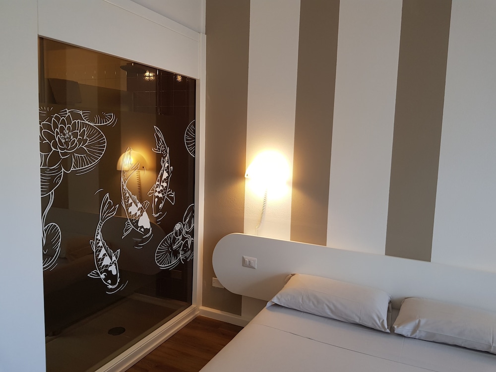 Superior Double or Twin Room - Photo 8