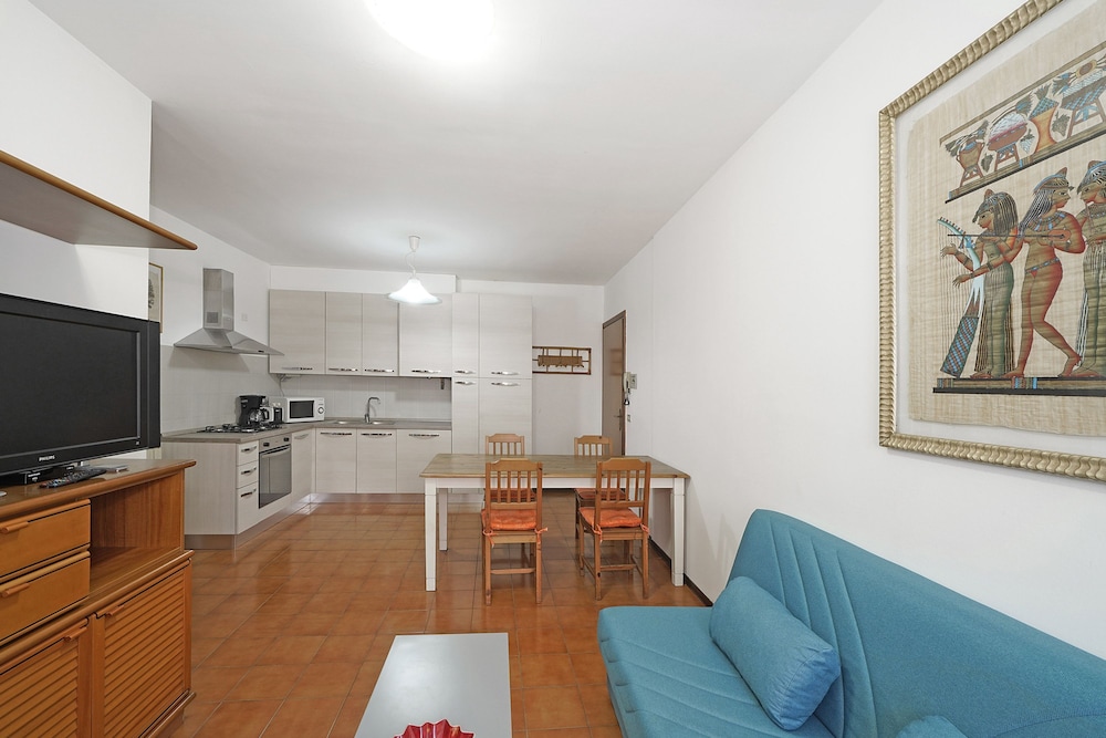 Apartment photo 3