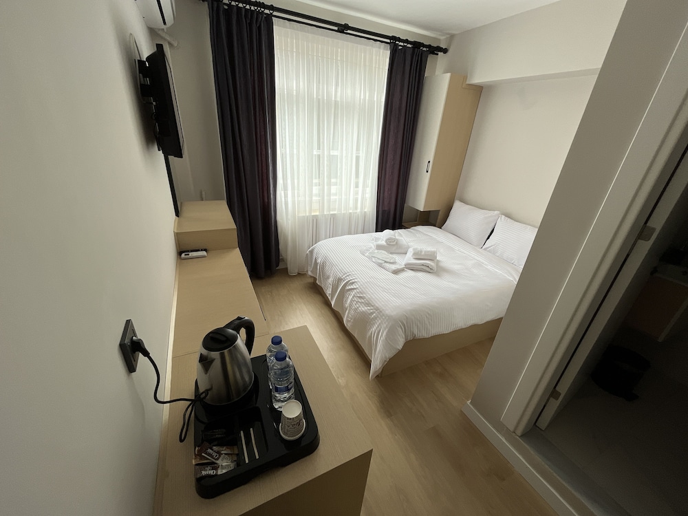 Economy Room - Photo 9