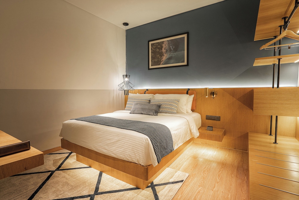 Deluxe Apartment, 2 Bedrooms - Photo 2