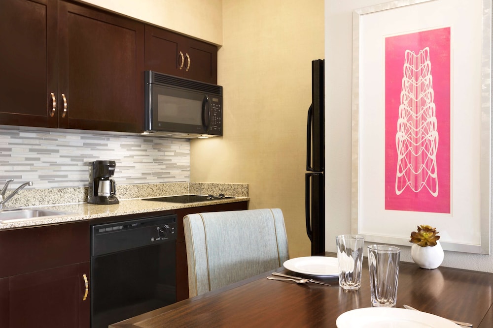 Suite - Photo 2