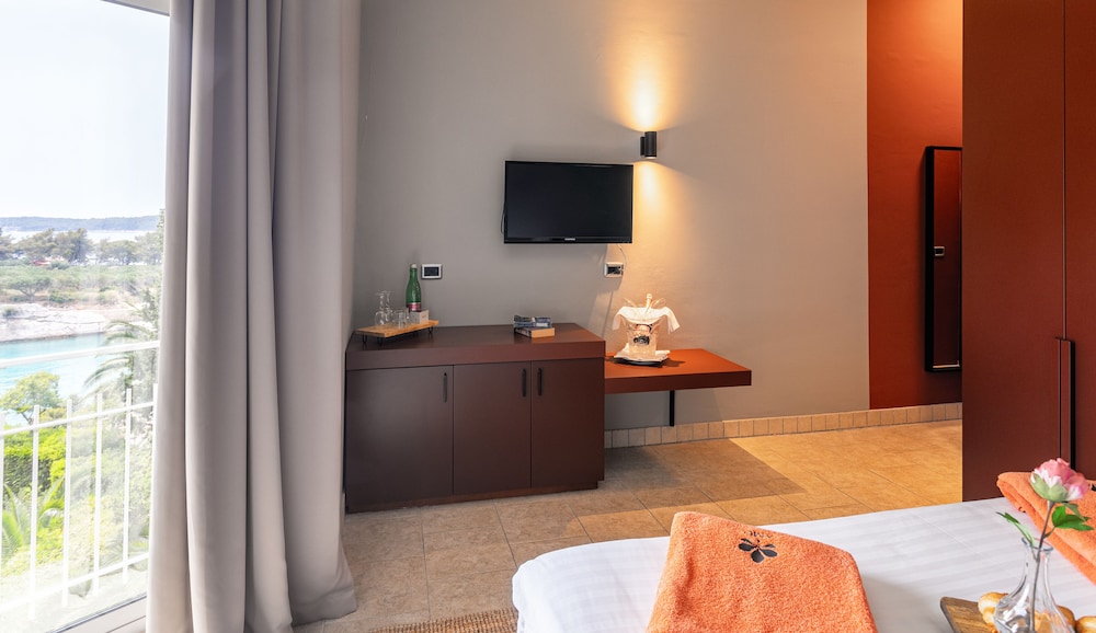Standard Room, 1 Double Bed, Garden View, Corner, photo 6