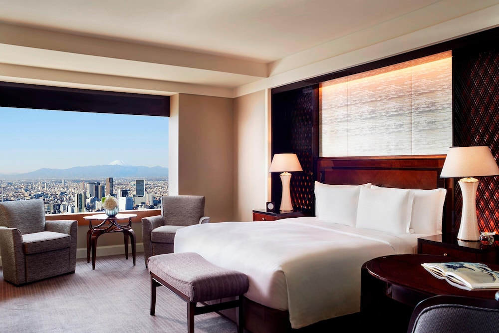 Deluxe Room, 1 King Bed photo 1