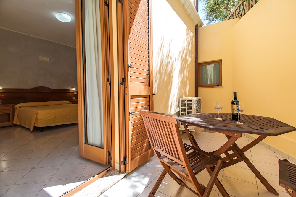 Quadruple Room - Photo 4