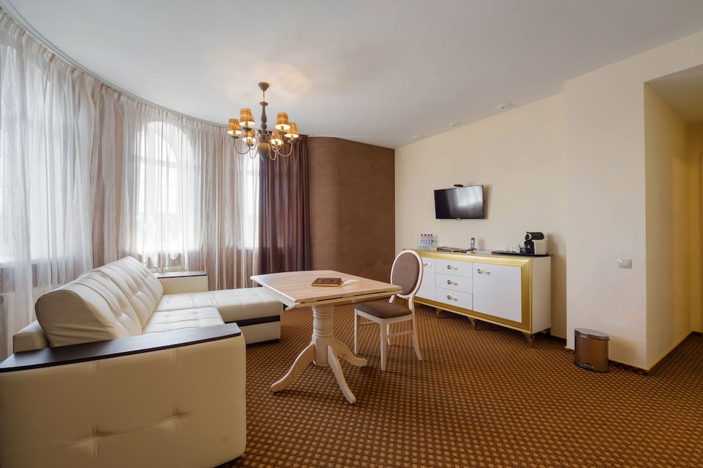 Family Room photo 2
