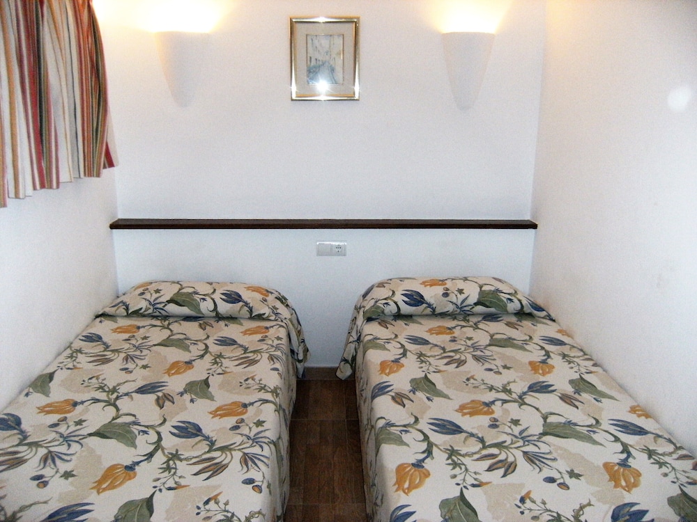 Apartment, 2 Bedrooms (138-C) photo 3