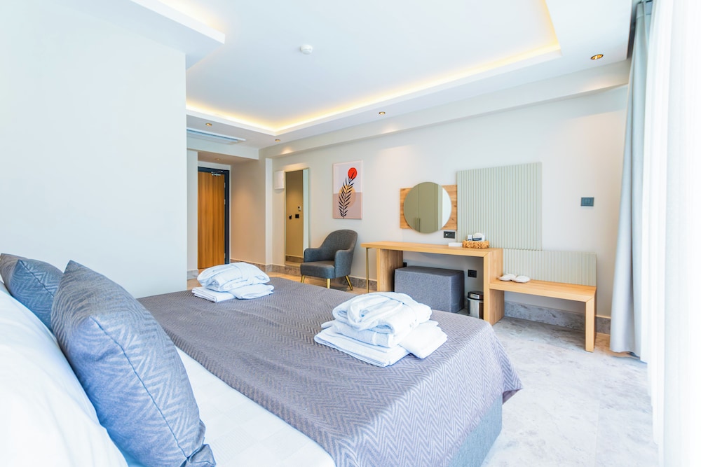 Duplex Swimup Suite - Photo 4