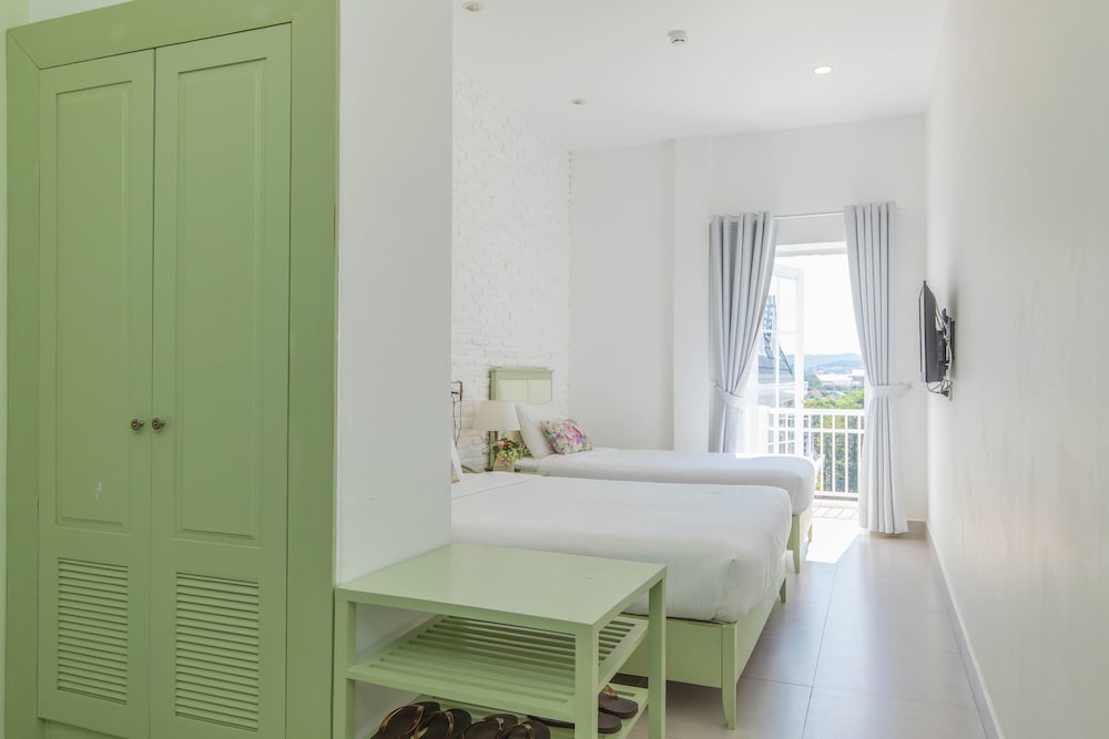 Superior Triple Room photo 2