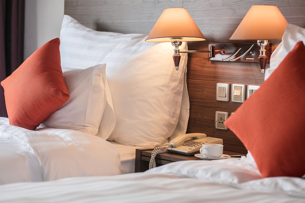 Superior Room, 2 Twin Beds, City View