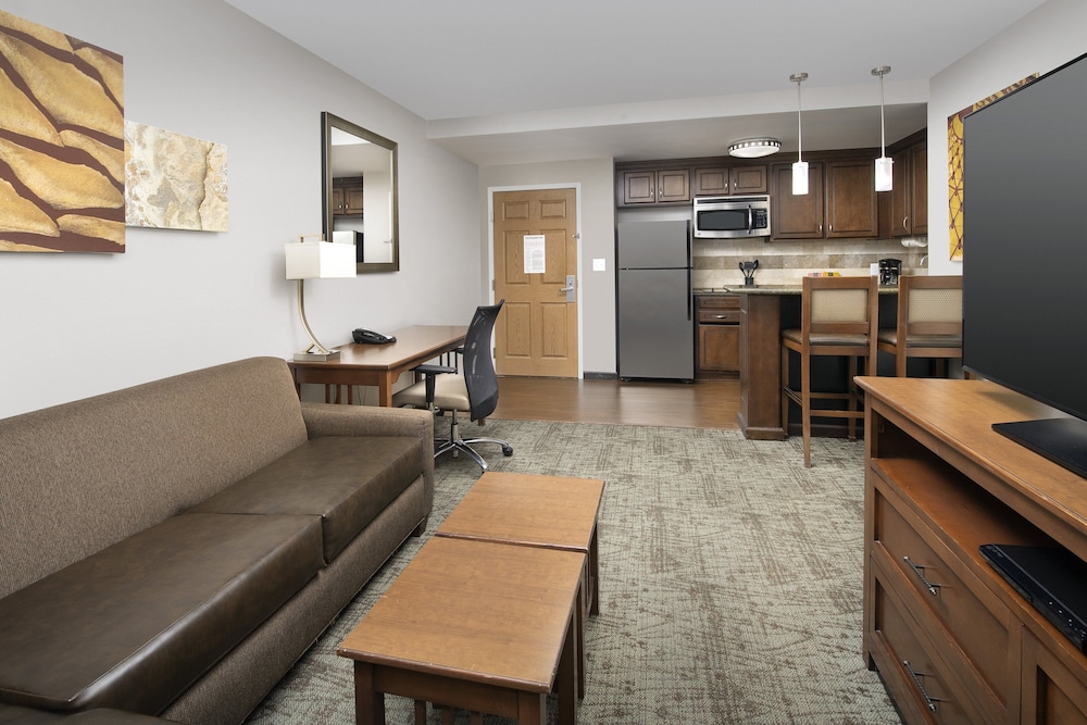 Suite, 1 Bedroom, Kitchen (1 King Bed) - Photo 5