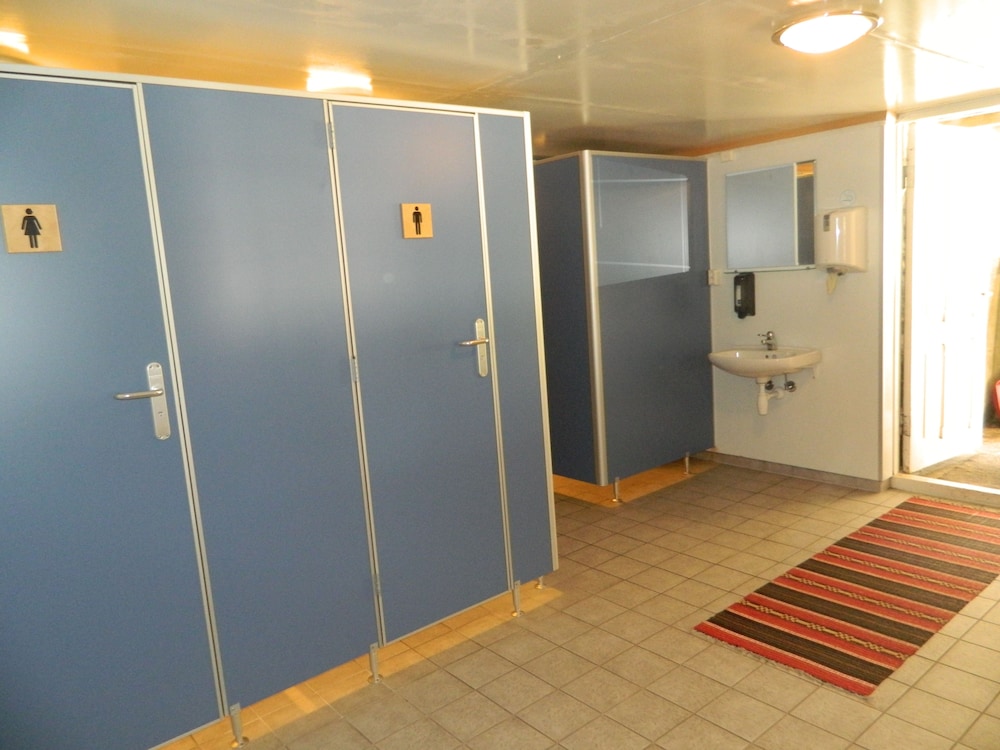 Basic Cabin, Refrigerator (No Bed Linen or Breakfast Included) photo 3