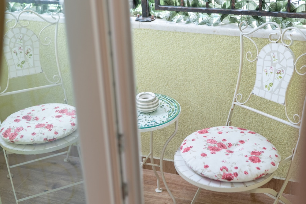 Deluxe Double Room, Balcony - Photo 8