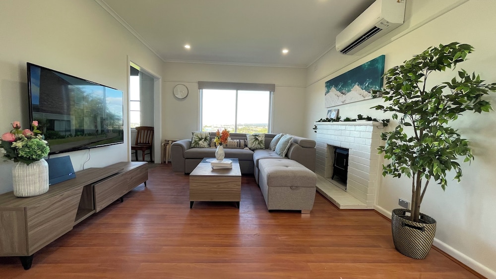 Family House photo 2