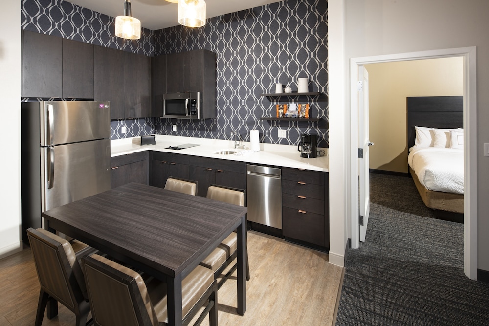 Suite, 1 Bedroom - Photo 4