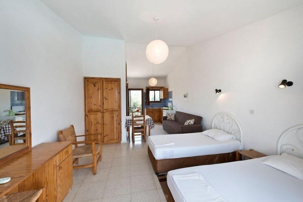 Standard Triple Room - Photo 6