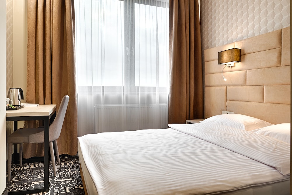 Classic Double Room - Photo 8