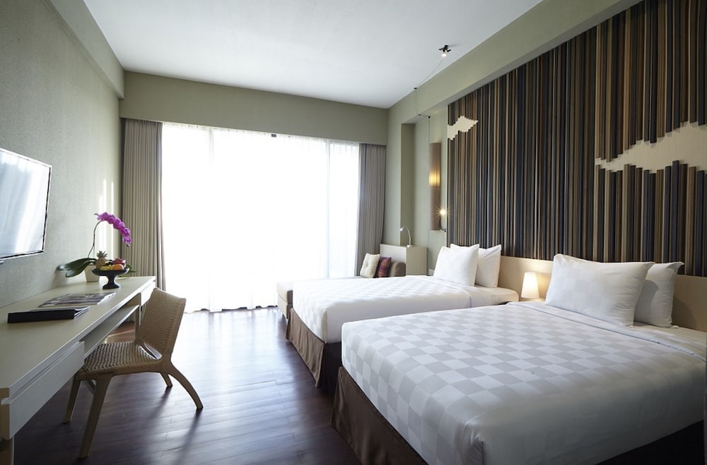Deluxe Room, 2 Twin Beds photo 2