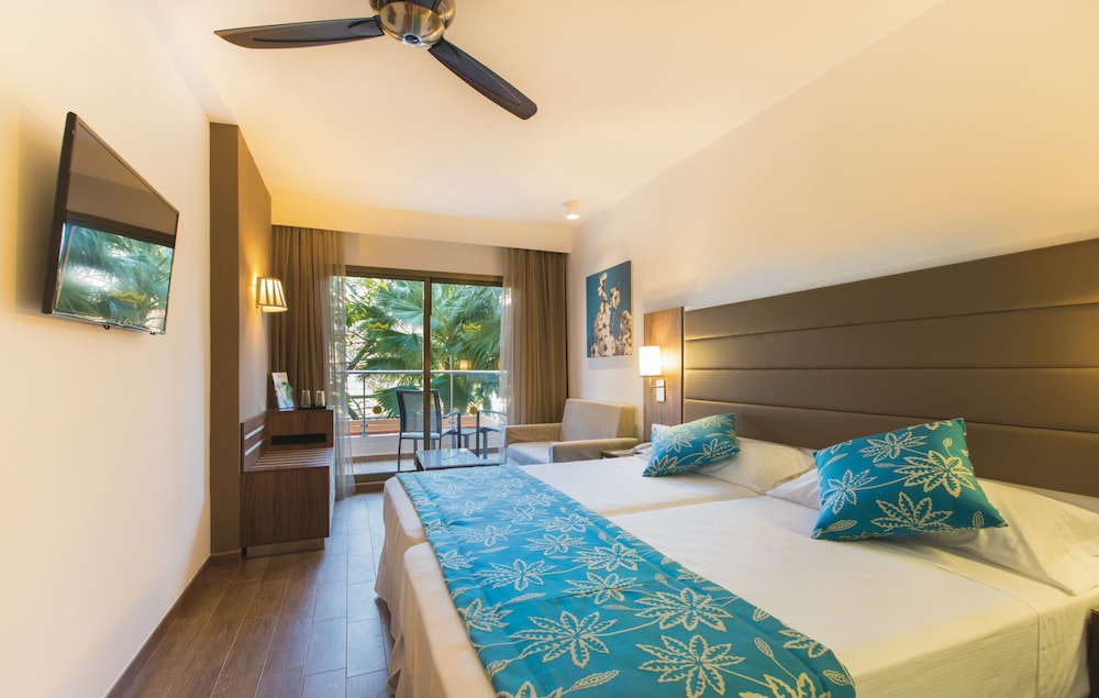 Habitación Doble Grande con Balcón