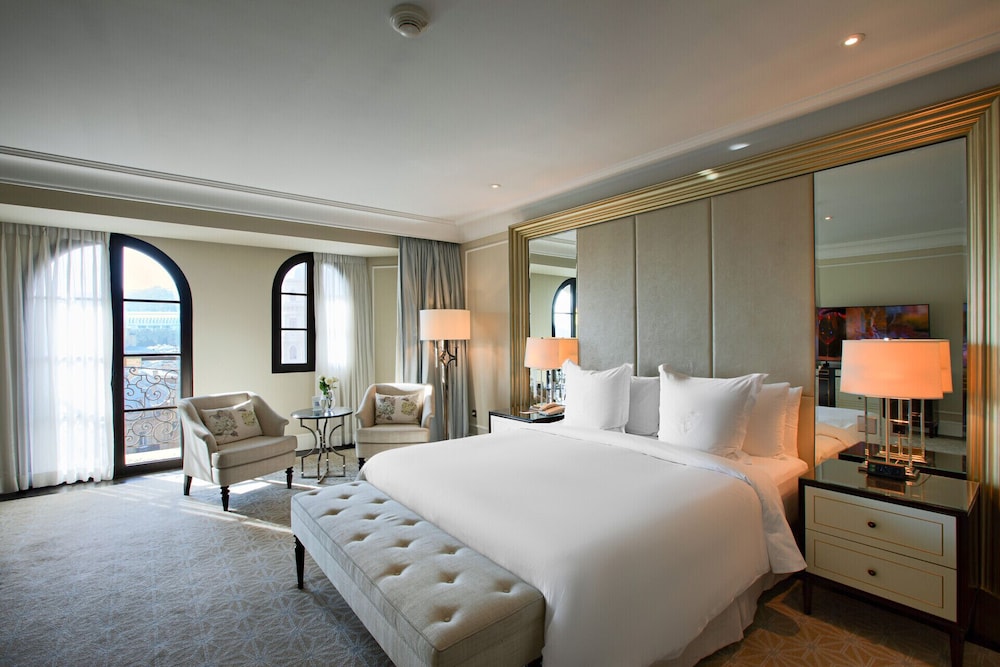 Suite, 2 Bedrooms, Non Smoking (Panoramic) - Photo 5