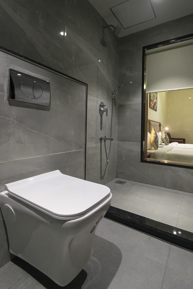 Deluxe Twin Room - Photo 2