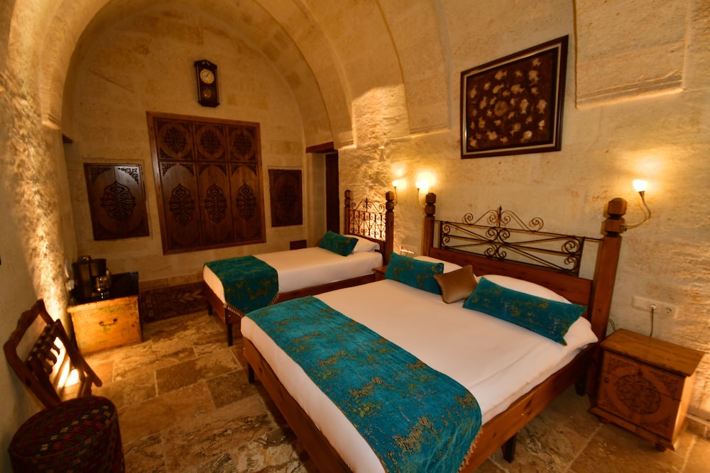 Deluxe Triple Room, Private Bathroom photo 2