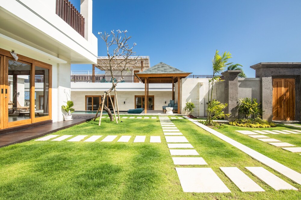 Villa photo 3