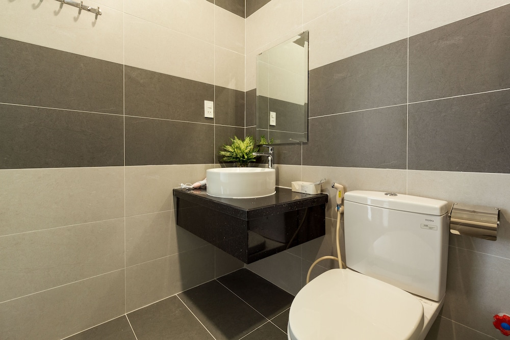 Suite, 1 King Bed (Wine Bar) - Photo 3