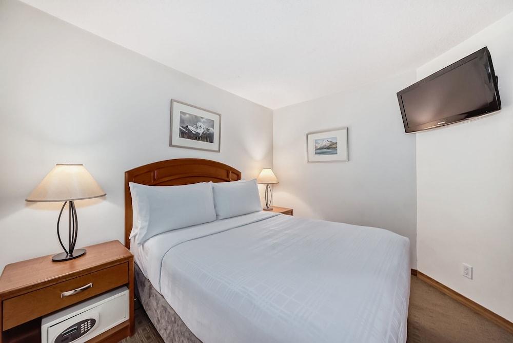 Suite, 1 Bedroom - Photo 2