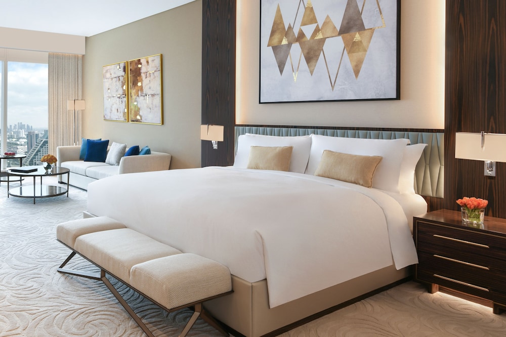 Luxury Room, 1 King Bed (Club Lounge Access)