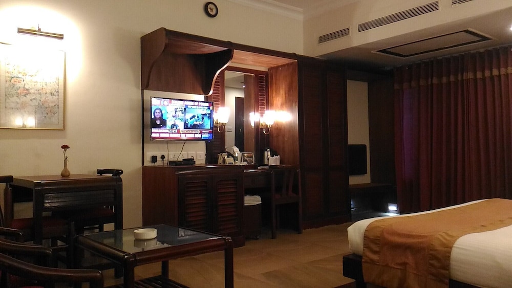 Executive Room - Photo 1