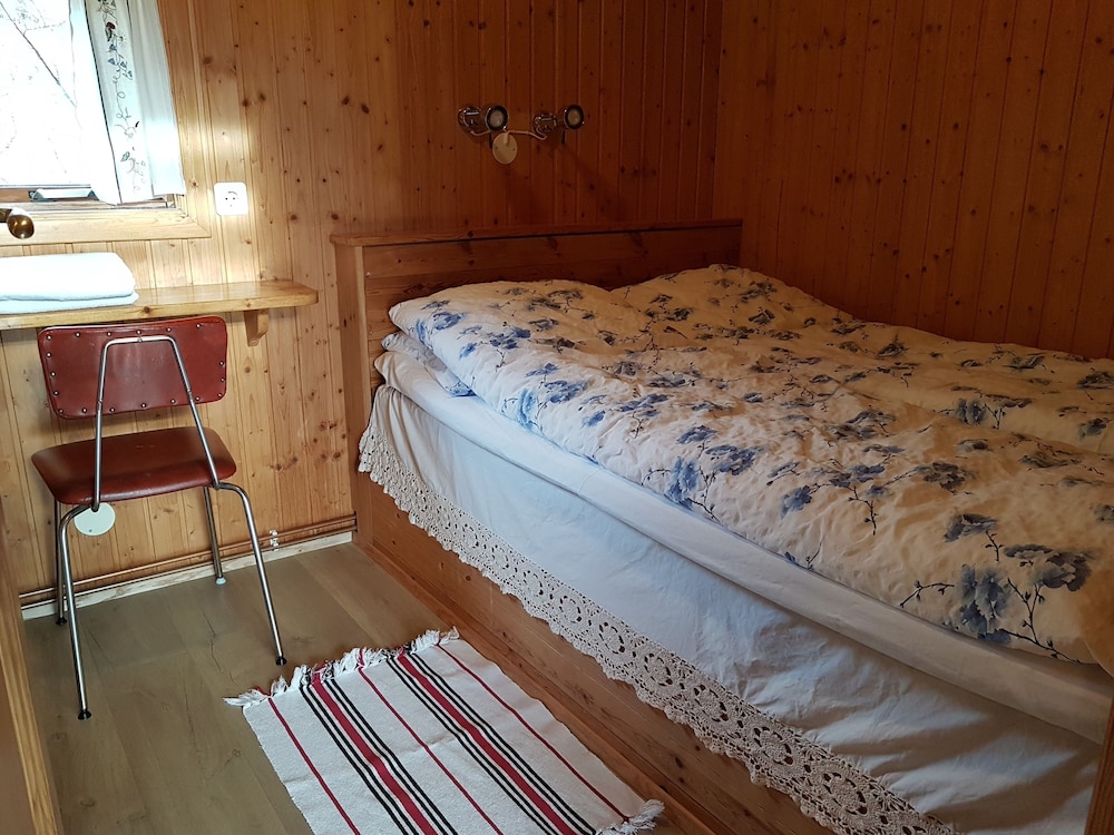 Cabin, 2 Bedrooms photo 1