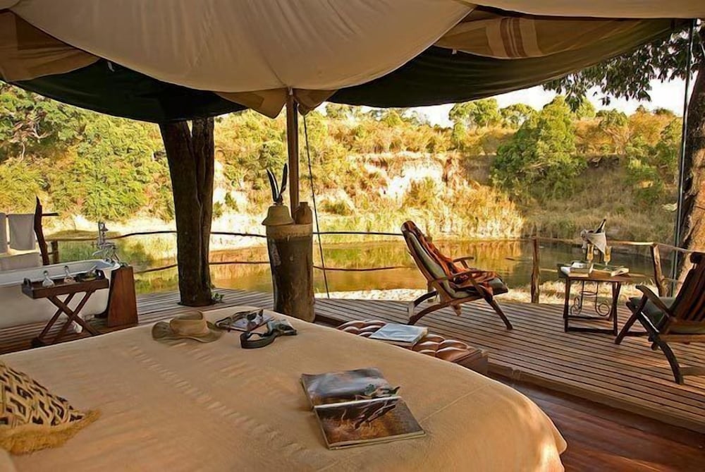 Luxury Tent (3 Safaris included) photo 1