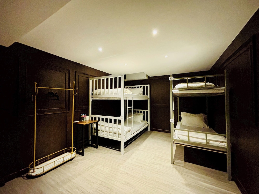 Shared Dormitory, Men only photo 3