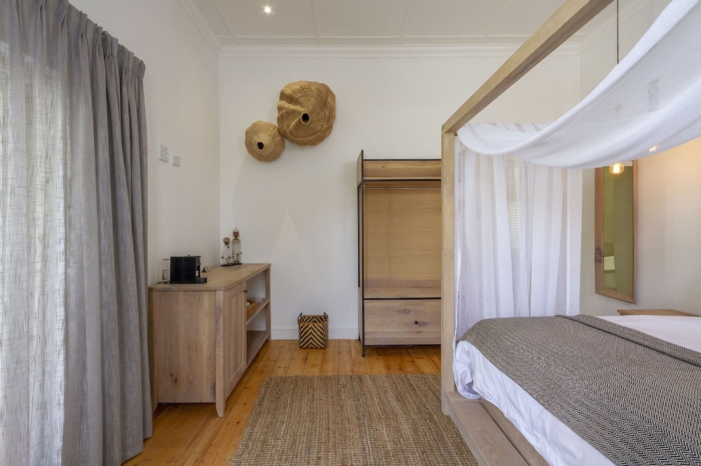 Honeymoon Suite photo 3