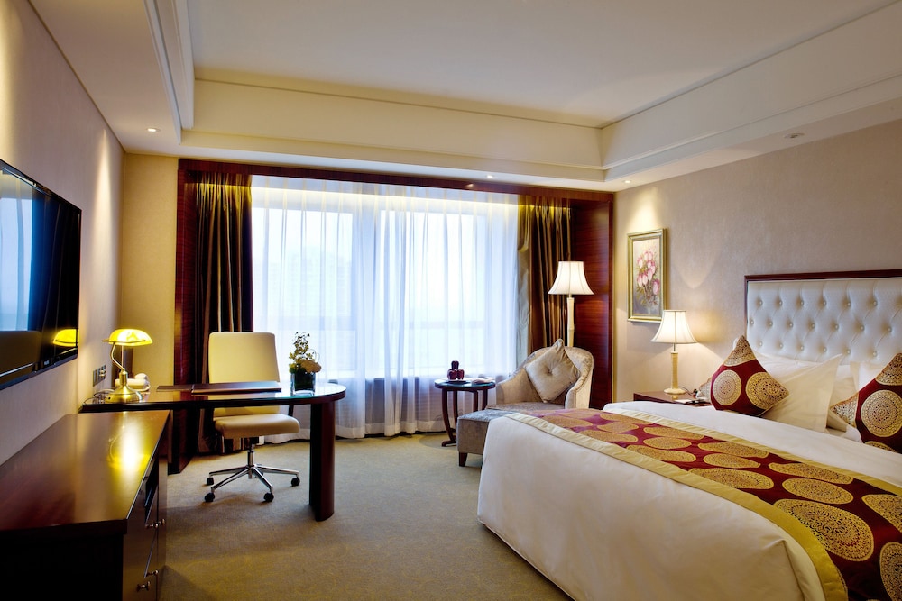 Executive Room, 1 King Bed, Non Smoking photo 2