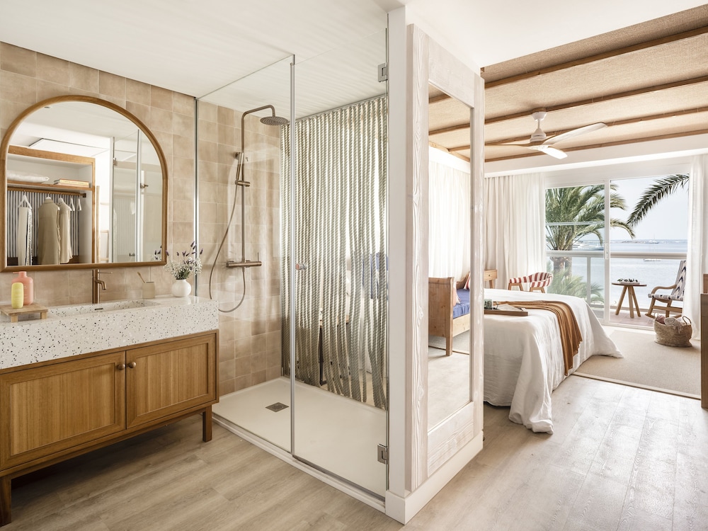 Premium Room (ZEL Mediterranean View) thumbnail 5