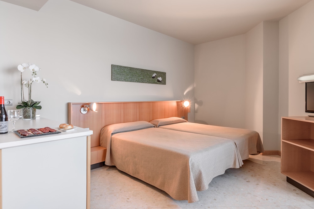Double Room - Photo 3