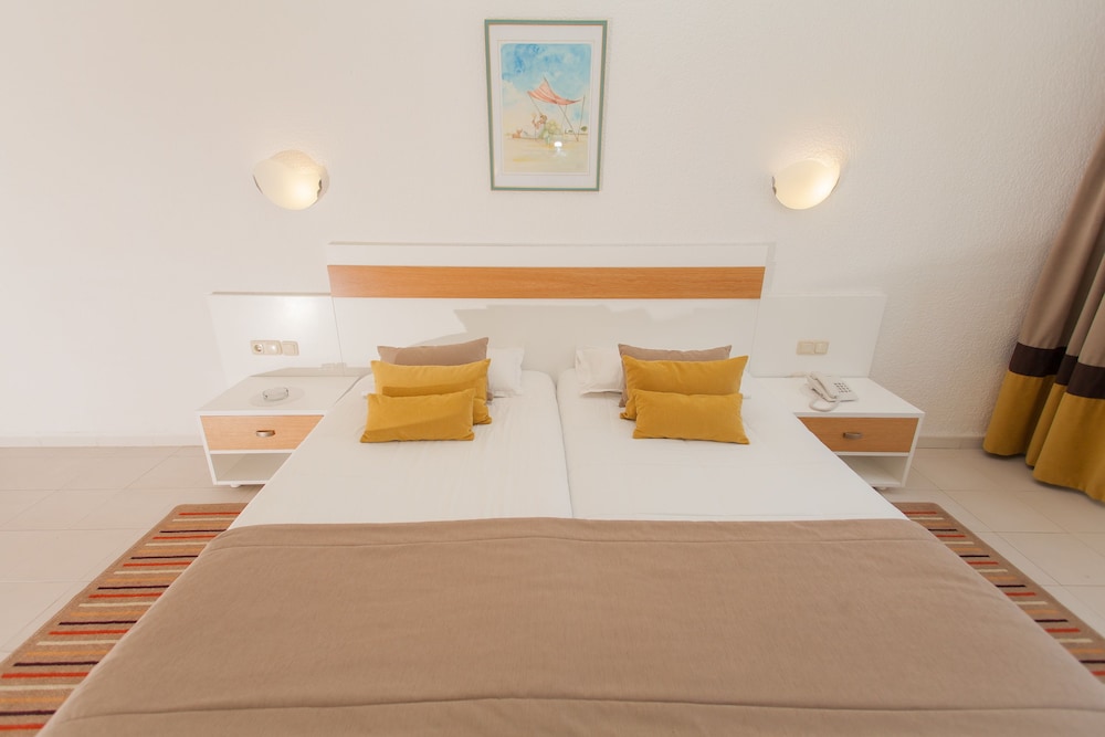 Quintuple Room (3 Adults + 2 Children) - Photo 5