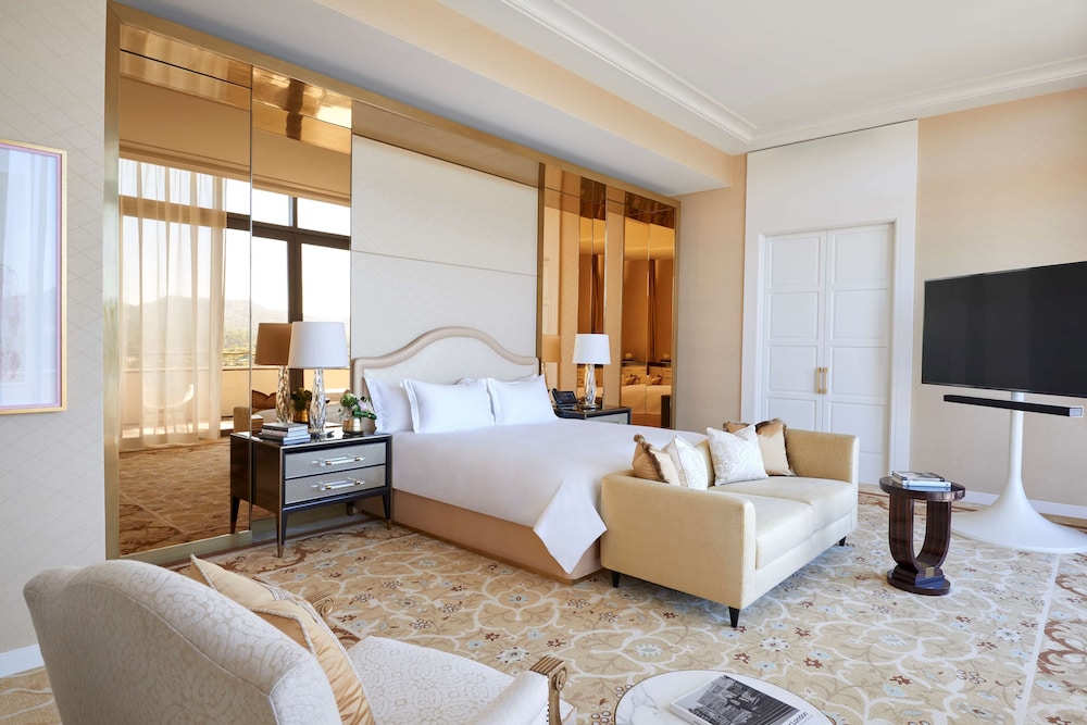 Presidential Suite, 1 King Bed, Non Smoking