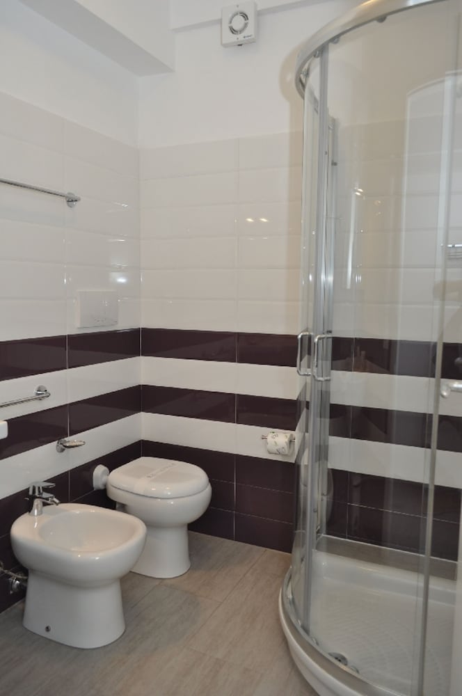 Deluxe Triple Room, 1 Bedroom - Photo 13