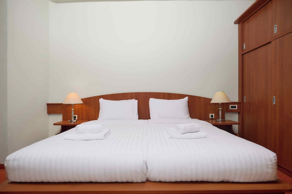 Suite with Sea View and Balcony - Photo 2