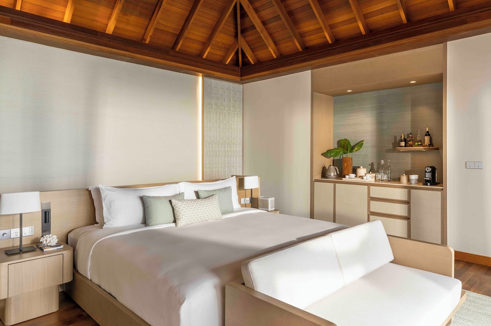 Lagoon Bungalow with Pool - Photo 1
