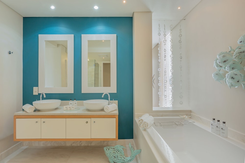 Non-Sea Facing Room - Photo 6