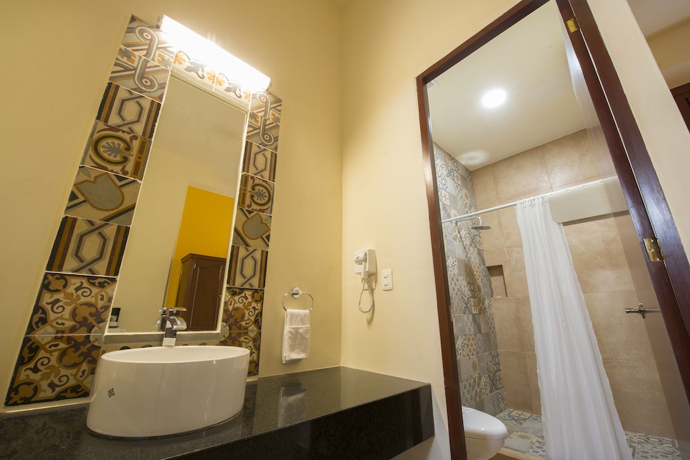 Deluxe Villa, 1 King Bed, Pool Access, Poolside - Photo 20