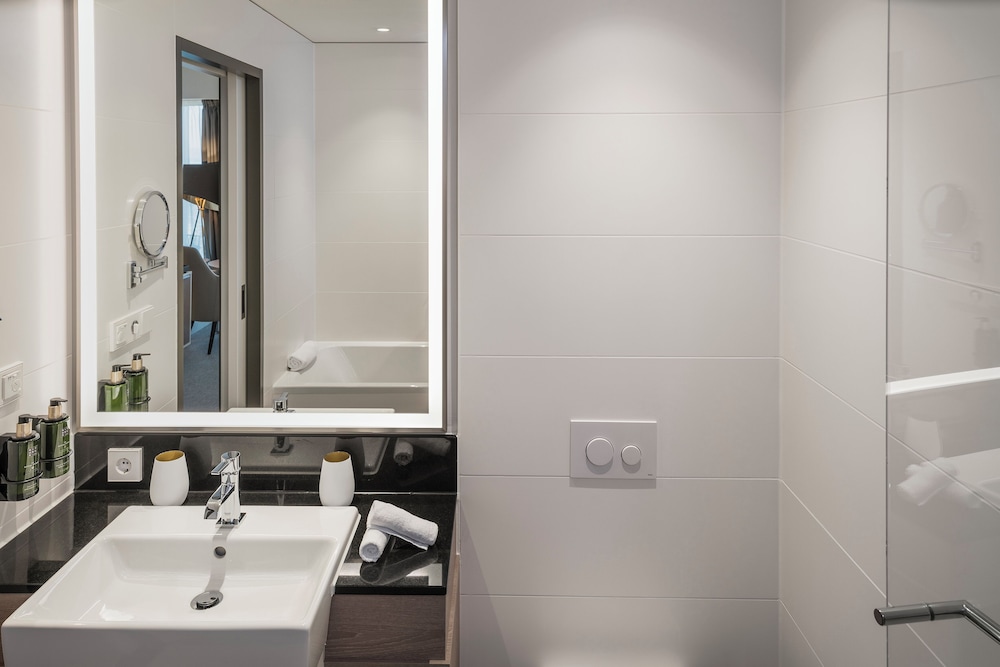 The Level Premium Room with Skyline View