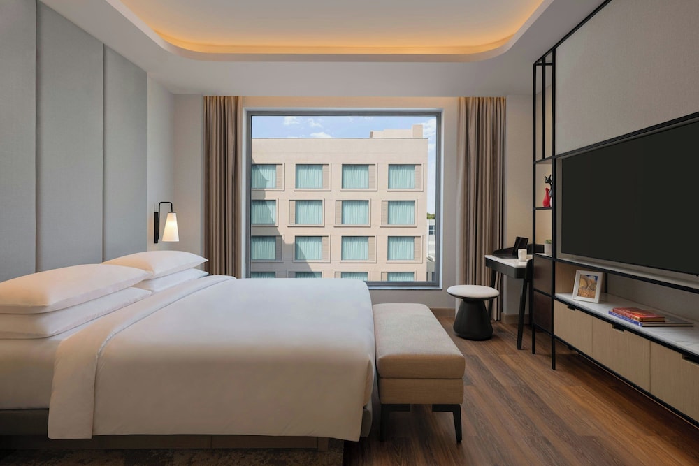 Apartment, 1 Bedroom, Pool View