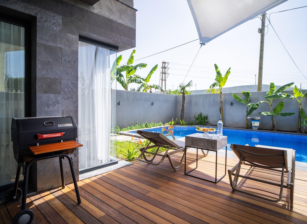 Villa photo 2