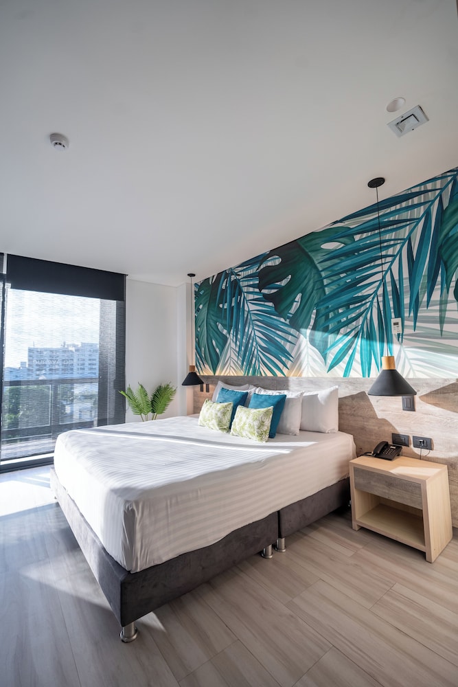 Suite, Balcony - Photo 3