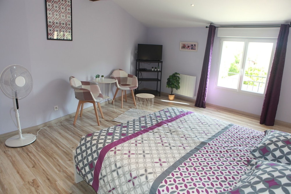 Comfort Room, Garden View