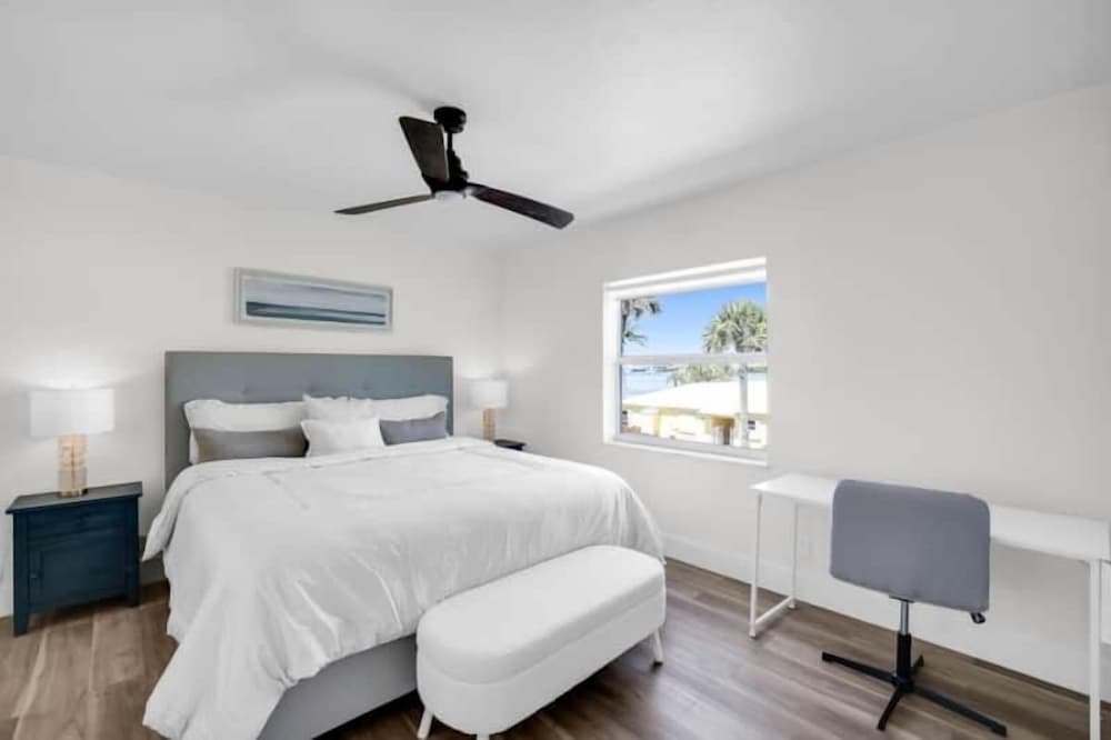 Unit 8 Mockingbird 2 Bed 2 Bath Oceanfront Condo